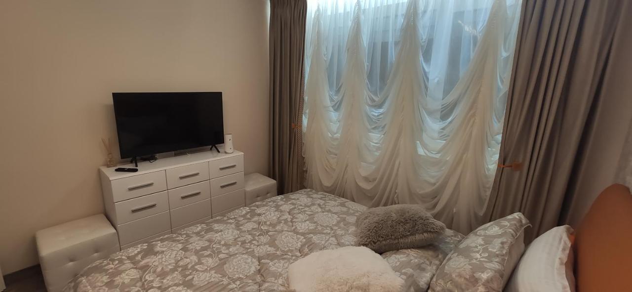 ブカレストCasa Luxアパートメント エクステリア 写真